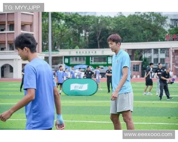 翠园中学足球明星的成长之路与辉煌成就揭秘